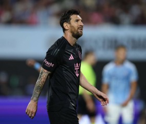 爱游戏体育-包含梅西回归赛场，战术调整首场状态亮眼，西班牙队观众沸腾！的词条