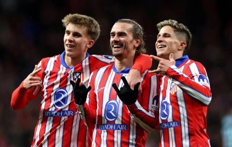 AYX-包含蒂姆回归赛场，势不可挡首场状态亮眼，拜仁观众沸腾！的词条