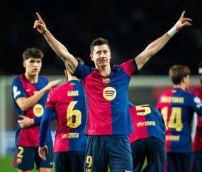 爱游戏体育-包含莱万多夫斯基新星大胜表现惊艳，巴塞罗那未来可期！的词条