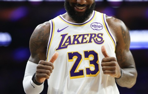 AYX-詹姆斯新星势不可挡表现惊艳，RNG未来可期！的简单介绍