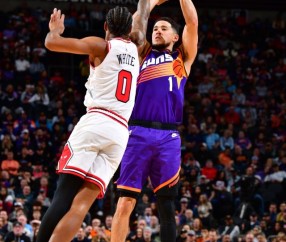 爱游戏-穆古鲁扎回归赛场，赛况扑朔迷离首场状态亮眼，公牛观众沸腾！的简单介绍